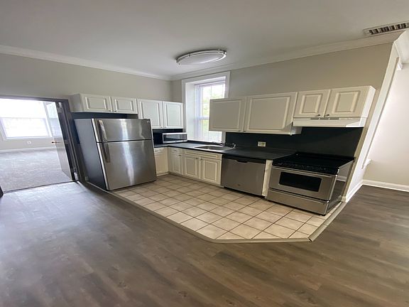 5th image of 4119 Walnut St #483314