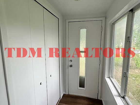 3rd image of 2243 E Parkwood Ave