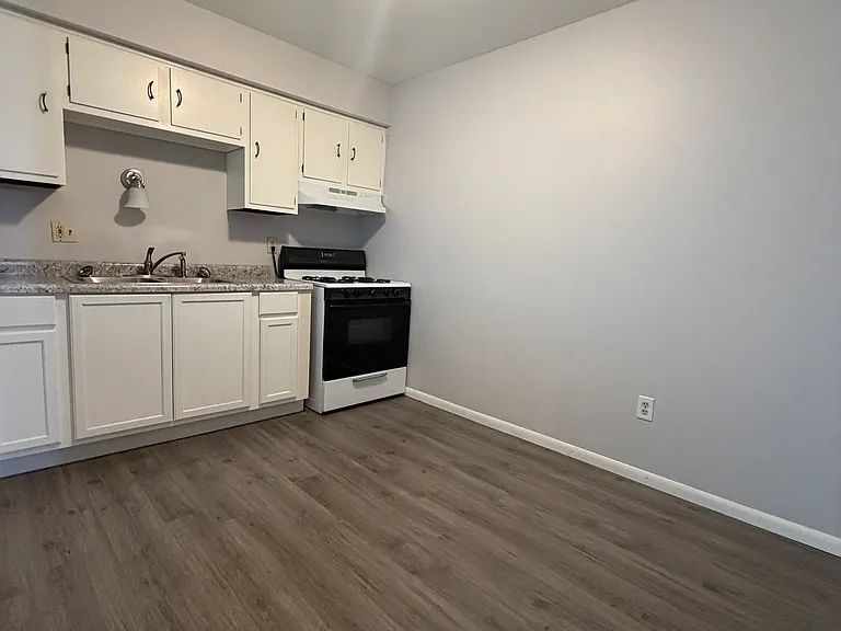 6237 S 13th St #6 — Photo 7