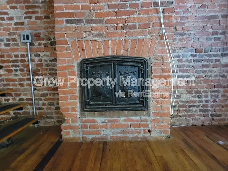 1019 S 10th St — Photo 6
