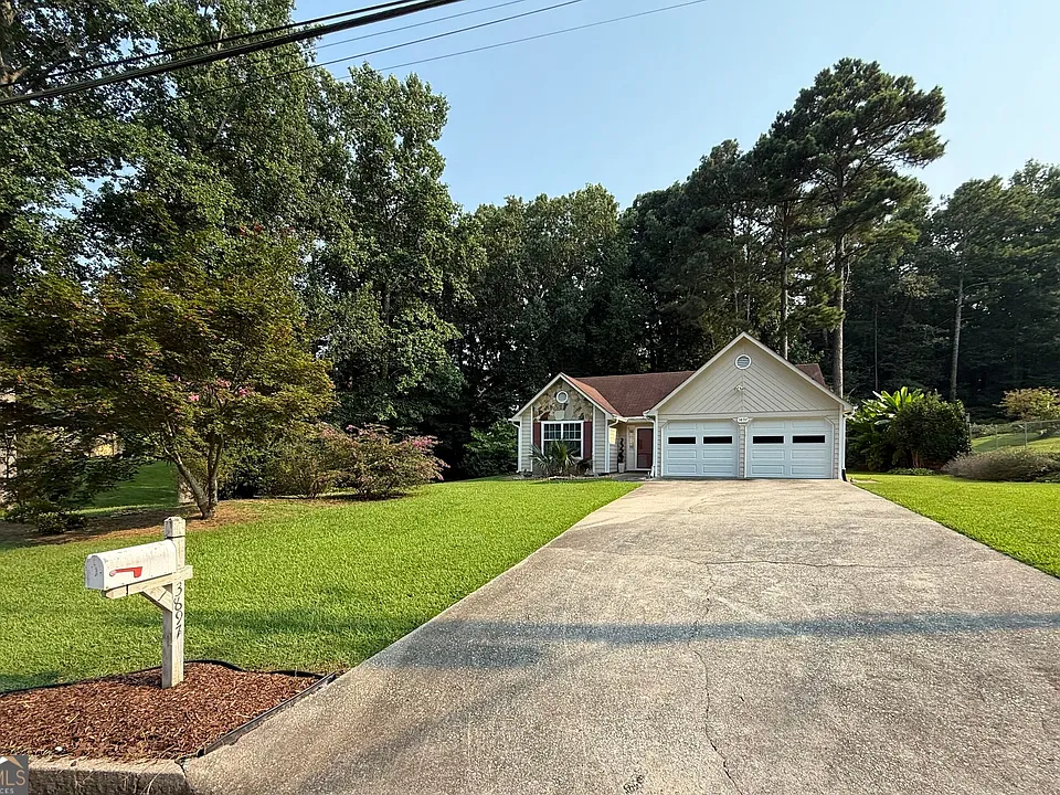 3897 Saddlecreek Dr