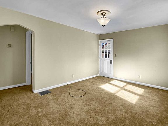 4th image of 3930 Standish Ave