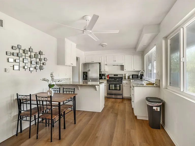418 Nobel Ave #D — Photo 16