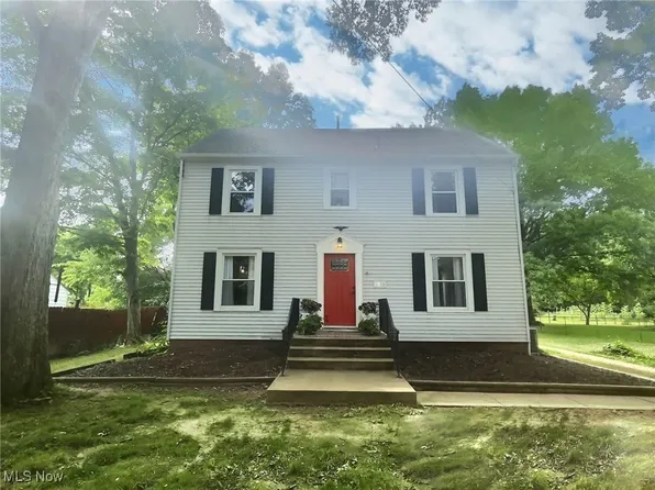 3688 Easton Rd, Barberton, OH 44203