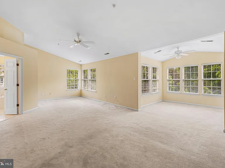 530 Limerick Cir — Photo 19
