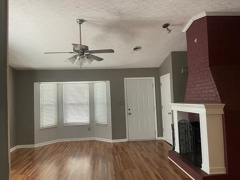 7634 Chatham Cir — Photo 2