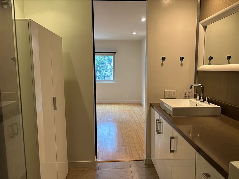 1250 N Kings Rd #301 — Photo 24