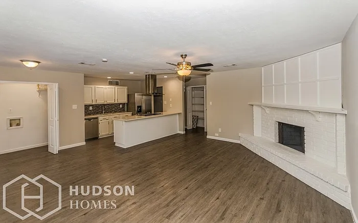 1014 Coffeyville Trl — Photo 3