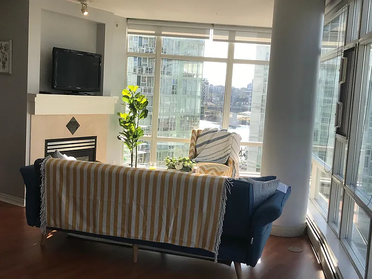 198 Aquarius Mews — Photo 20