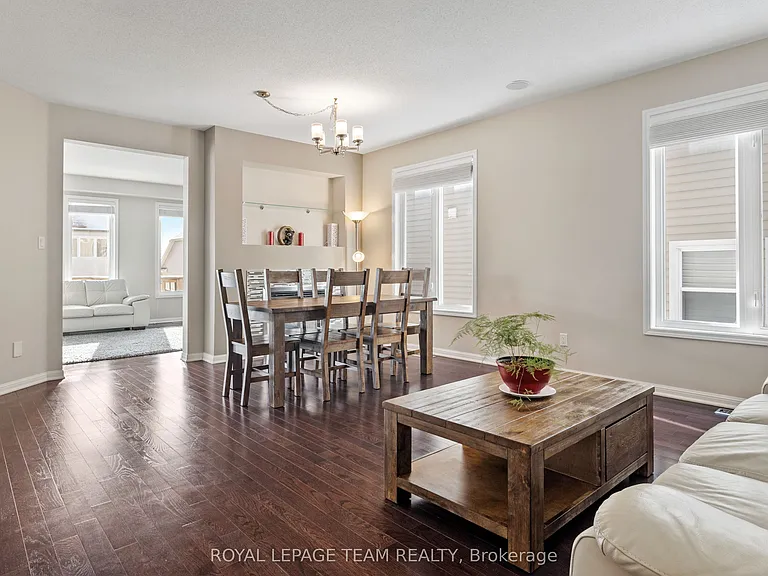 212 Huntsville Dr — Photo 8
