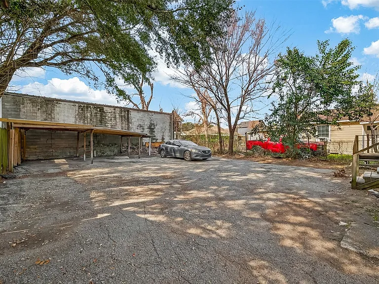 216 Burr St — Photo 10