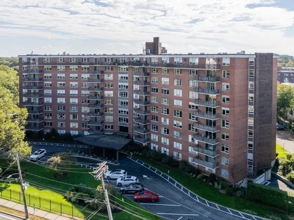 280 Boylston St APT 710, Newton, MA 02467
