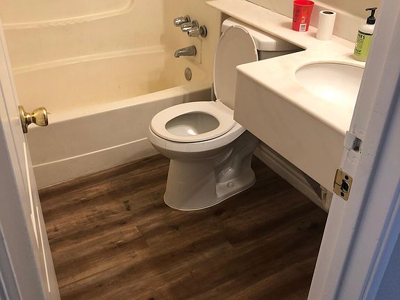 5th image of 1740 Breckenwood Ct APT 4