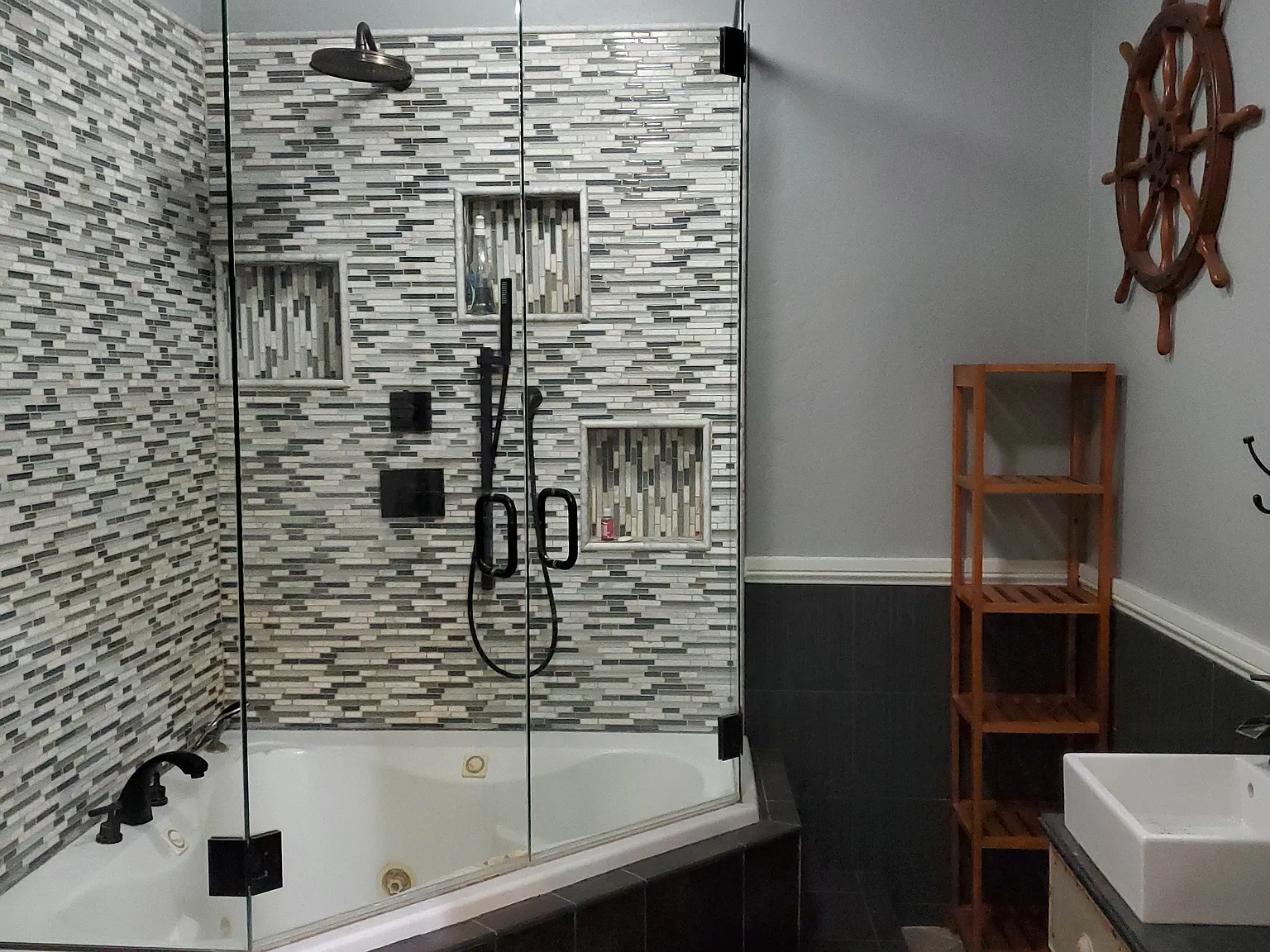 5 bed, 4000 sqft, $4,800 — Photo 4