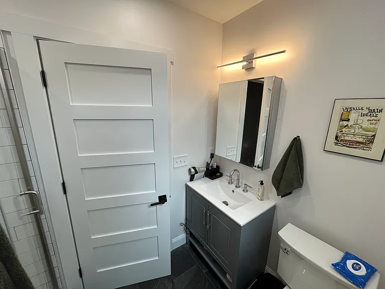 823 W 36th St #2 — Photo 9