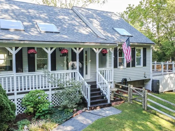 23 Cumberland Ave, Attleboro, MA 02703