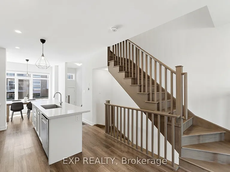 19 Markle Cres — Photo 8