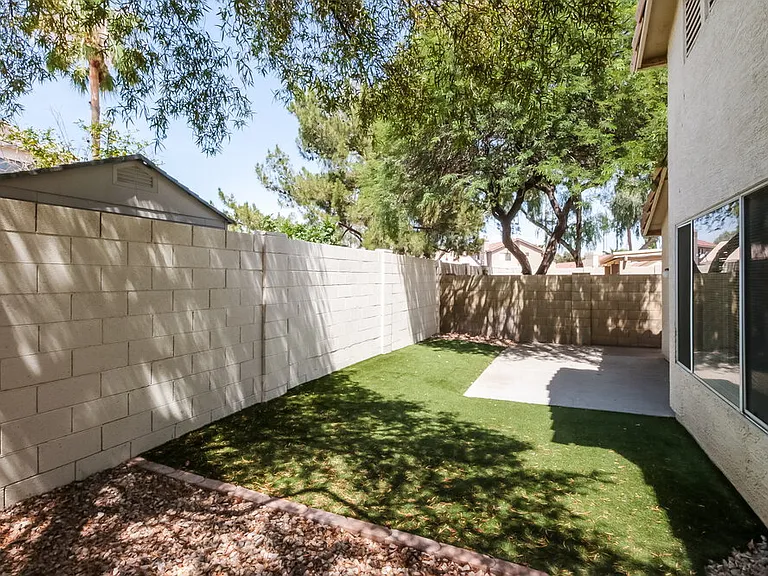 146 W Melody Ct — Photo 16