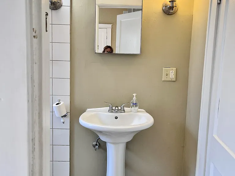 1741 Van Buren Ave — Photo 5