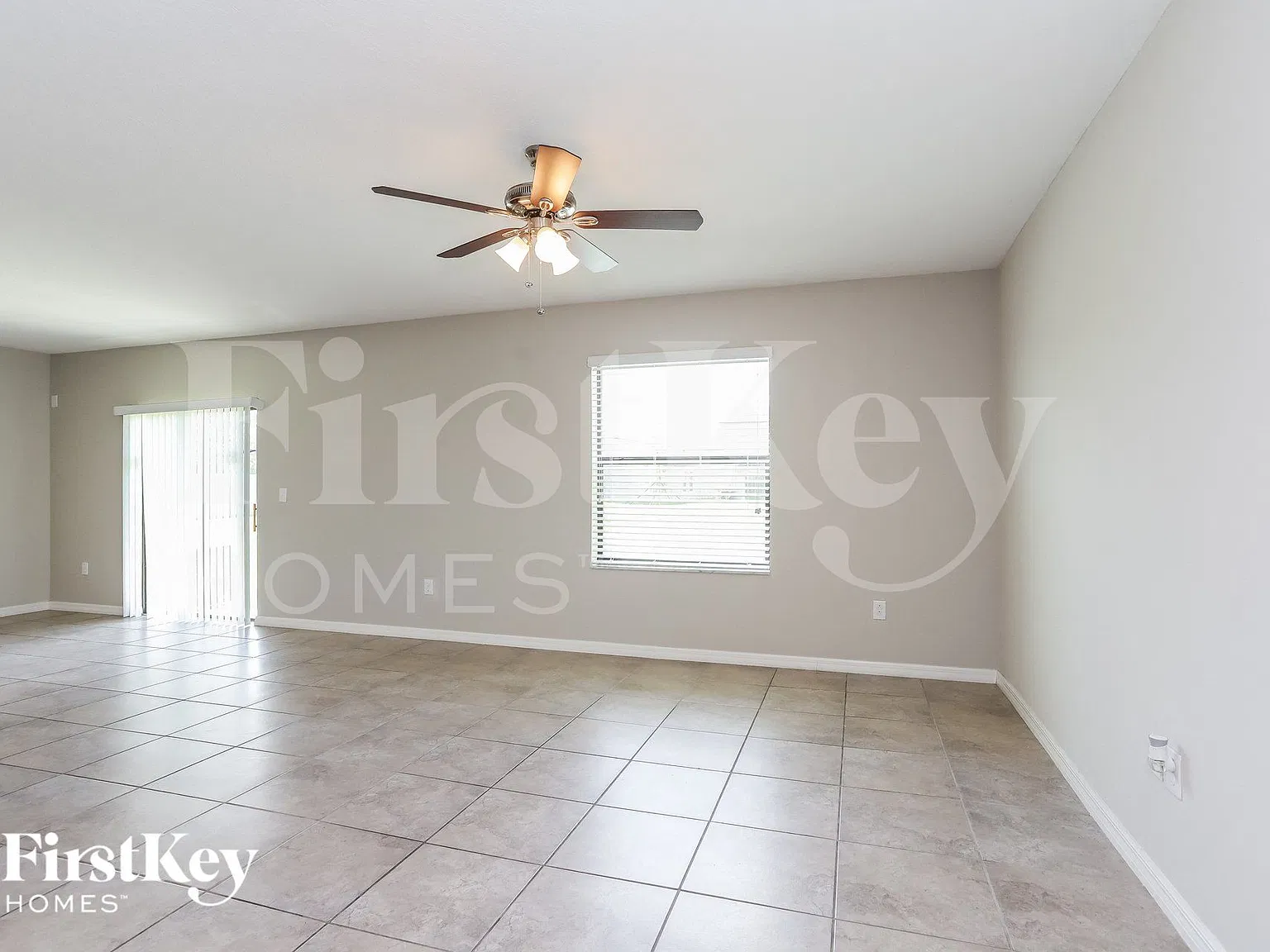 4 bed, 2.0 bath, 1870 sqft, $2,465 — Photo 3