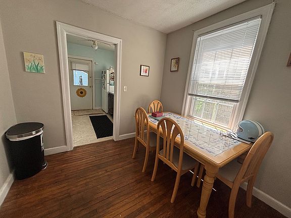 5th image of 418 Graymont Ave