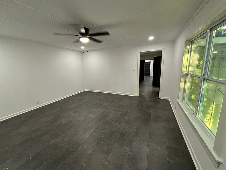 818 Maple Ave SW #4 — Photo 8