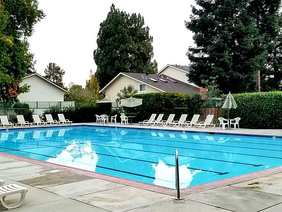 Here's the main pool!