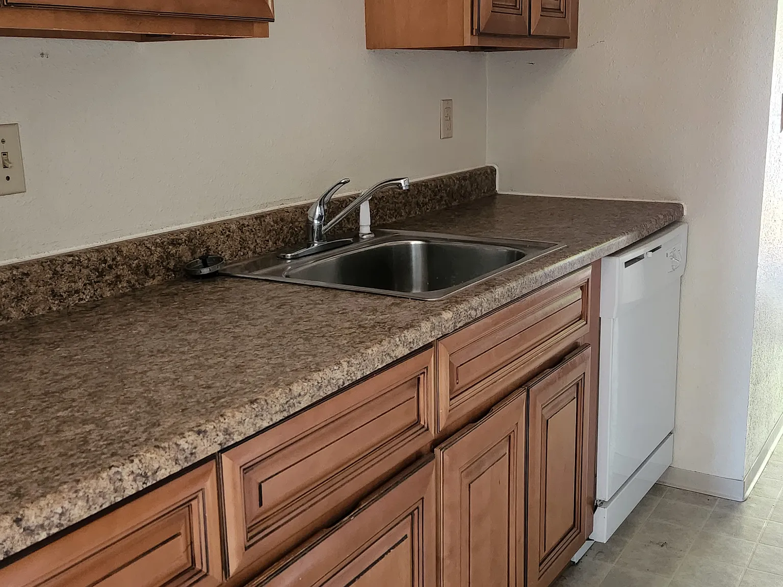 2 bed, 790 sqft, $1,775 — Photo 3