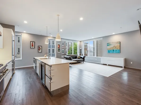 14 I St #3A, Boston, MA 02127