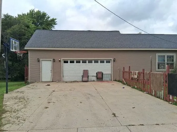 509 E South St, Waynesville, IL 61778