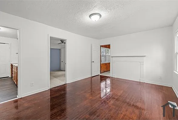 4 bed, $1,500 — Photo 2