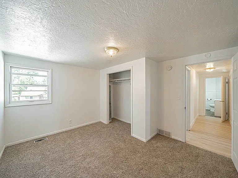 1170 1/2 Alameda Ave — Photo 6