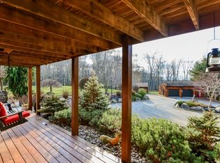 16 Round Hill Rd, Foster, RI 02825