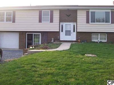 452 W Main St, Walnut Bottom, PA, 17266