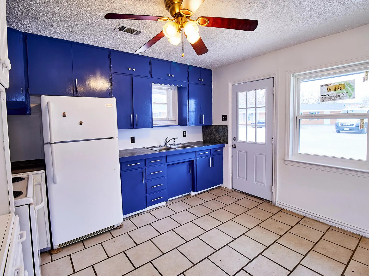 1504 Sherman Dr — Photo 4