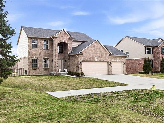 3rd image of 49485 Fairchild Rd
