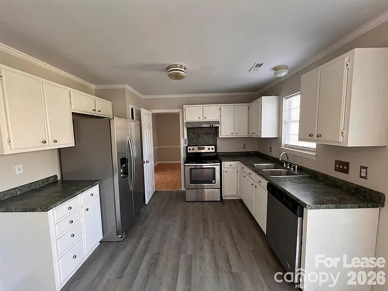 9608 Kayce Ln — Photo 7