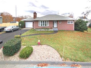 25 Chatham St, Chicopee, MA 01013