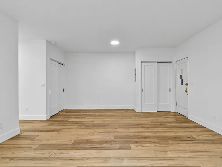 920 Riverside Dr #67 — Photo 7