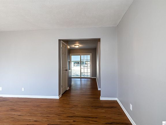 3rd image of 4830 Woodhaven Dr