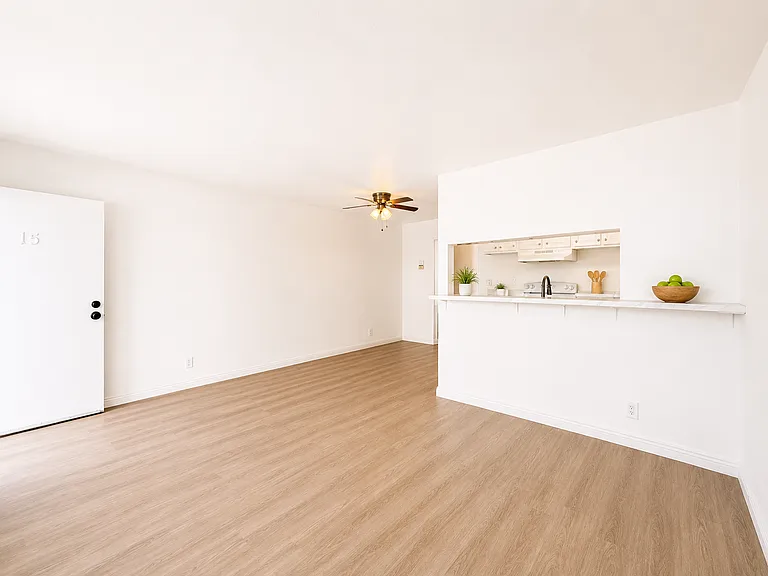 2545 Fairmount Ave #9 — Photo 6