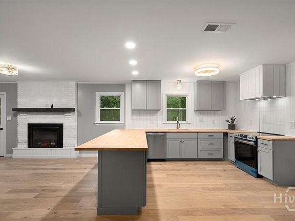 4th image of 105 Overlook Drive