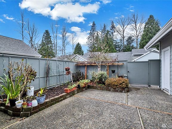 4th image of 2440 140th Ave NE APT 23