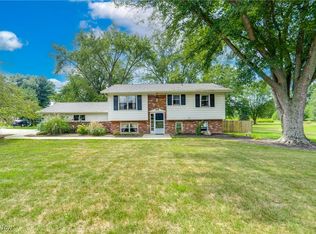 1127 Bon Dr, Alliance, OH 44601
