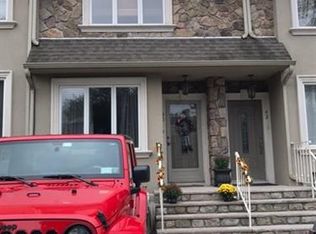 40 Calvanico Ln, Staten Island, NY 10314