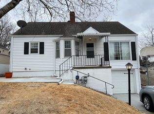 6235 Pierce St, Omaha, NE 68106