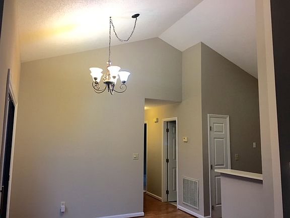 4th image of 3904 King Edward Ct