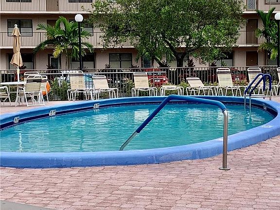 5th image of 2704 NW 104th Avenue #305