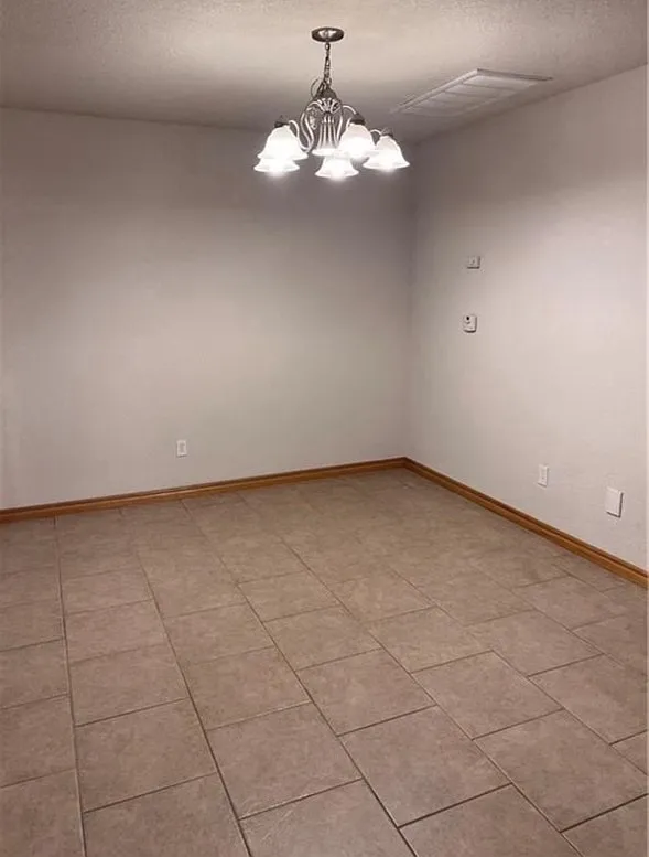 1 bed, 980 sqft, $1,150 — Photo 3
