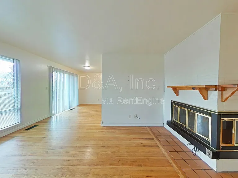 3725 SW Hilltop Dr — Photo 4